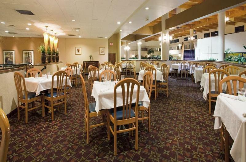 Ramada Inn Lafayette Conference Center 餐厅 照片